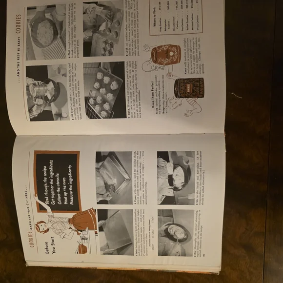 Betty Crocker's Picture Cook Book - Revised and Enlarged Edition - Picture 5 of 5